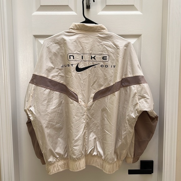 Original Nike Windbreaker | Vintage Nike Sportswear Running Jacket Khaki - Picture 6 of 8